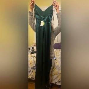 Green windsor dress in size extra small with a slit on the left leg
